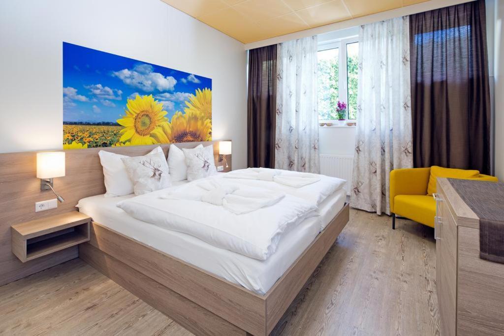 Bed and Breakfast Cafe Lounge Traisen Екстер'єр фото