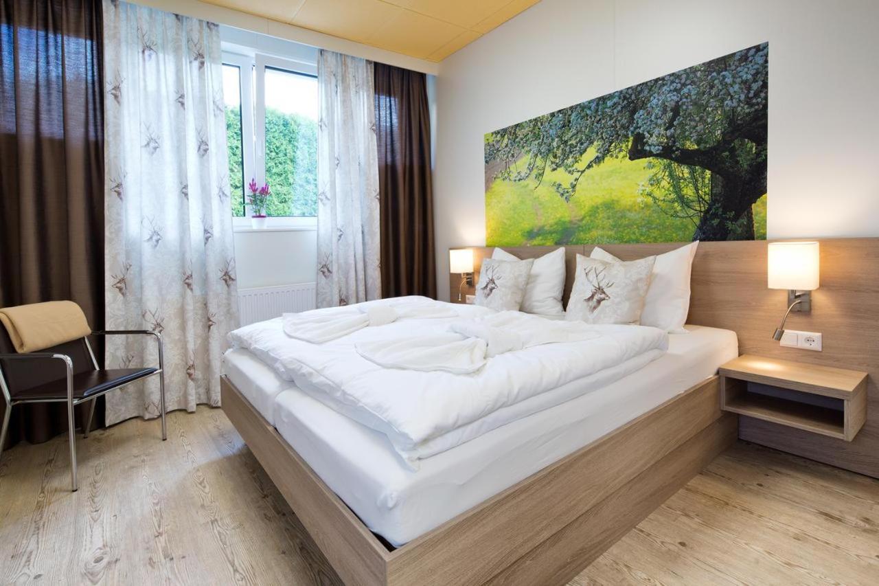 Bed and Breakfast Cafe Lounge Traisen Екстер'єр фото