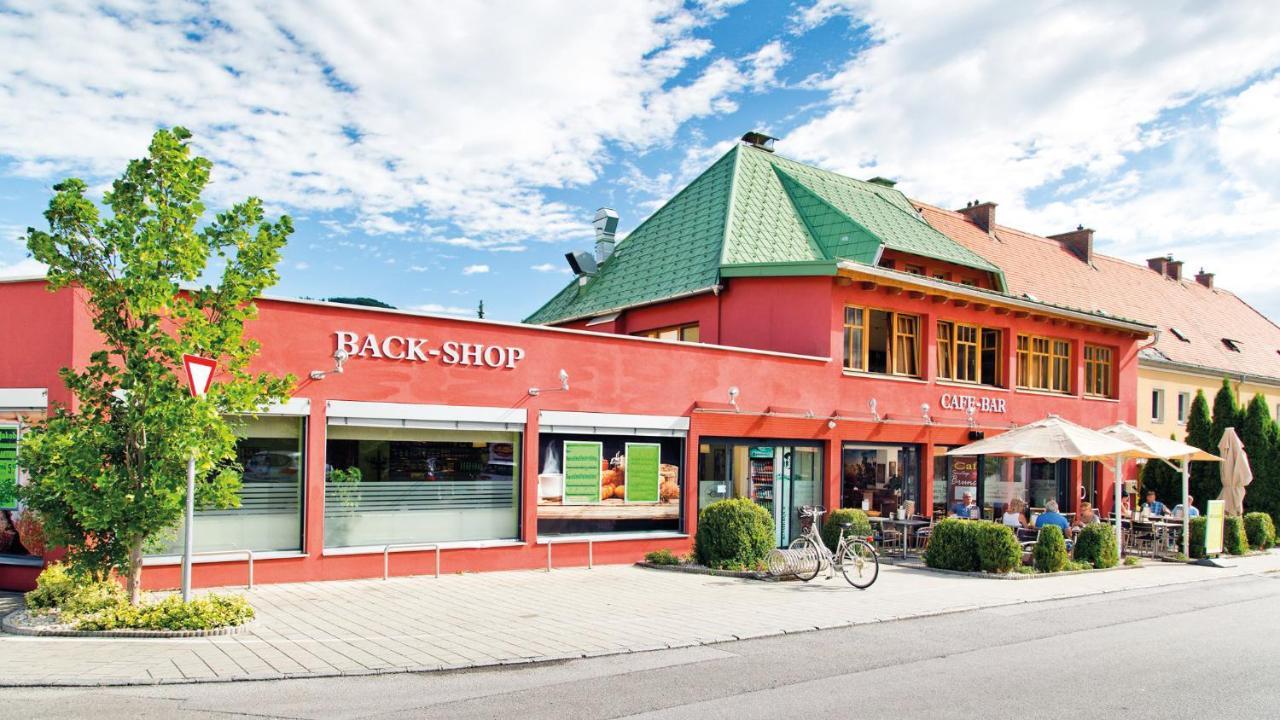 Bed and Breakfast Cafe Lounge Traisen Екстер'єр фото